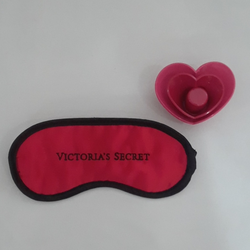 ❤️VICTORIA’S SECRET❤️RED EYE MASK - Picture 3 of 8